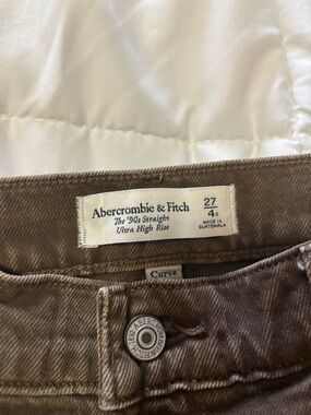 Abercrombie & Fitch Brown '90s Straight Ultra High Rise Jeans